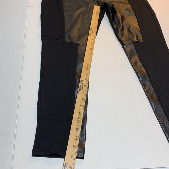 Ruby Ribbon Faux Leather Leggings size XL - Picture 6 of 7